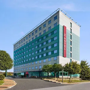 Amedia Express Prague, Trademark Collection By Wyndham Hotell