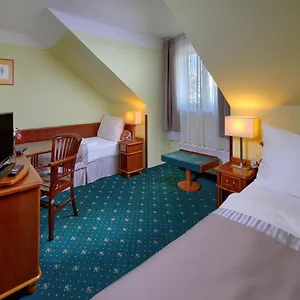 Selsky Dvur - Bohemian Village Courtyard Hotell